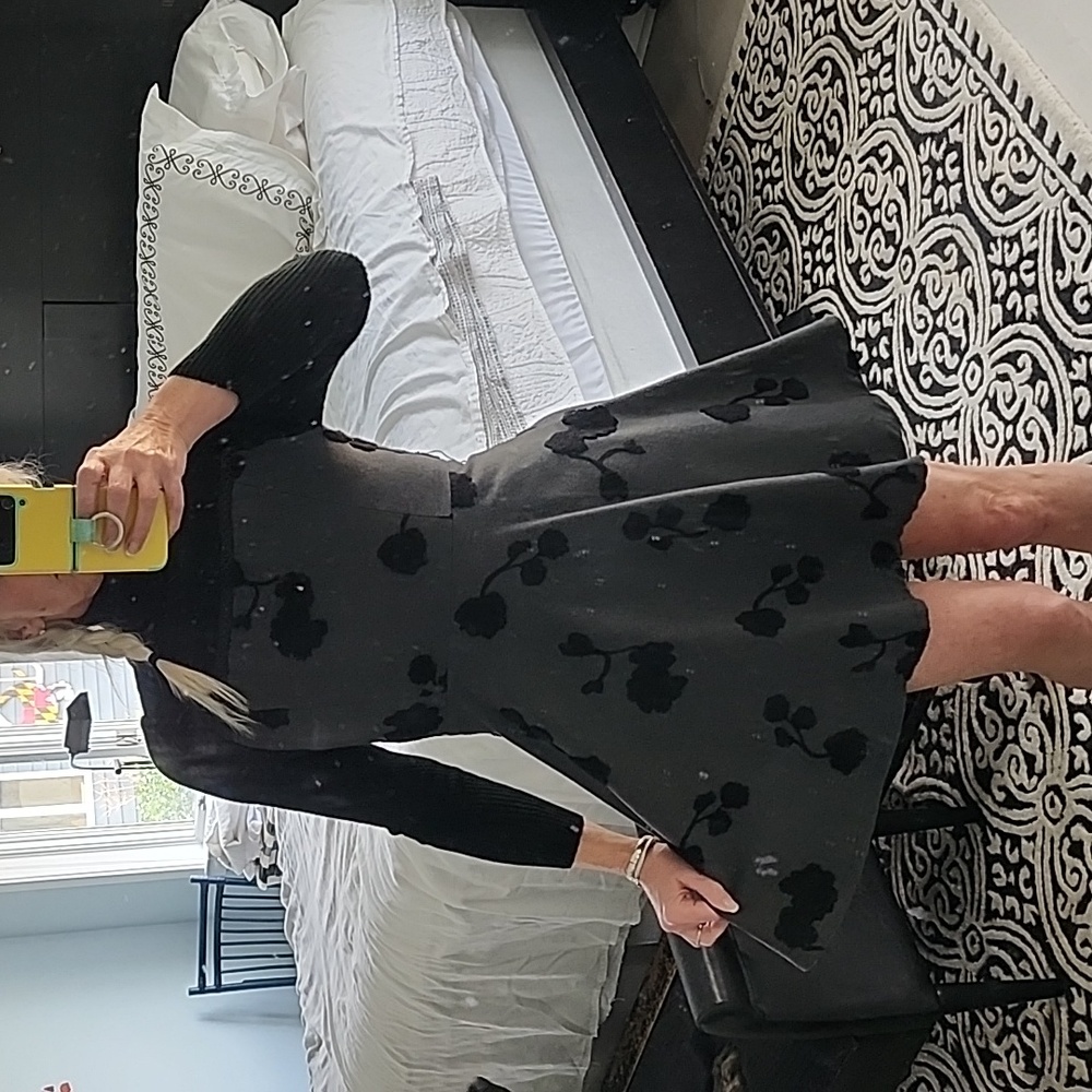 Adorable Midi Dress in Black and Grey, size 4